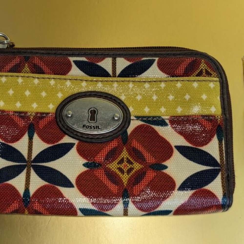 Fossil Key-Per Red Poppy Wristlet Wallet Floral B… - image 8